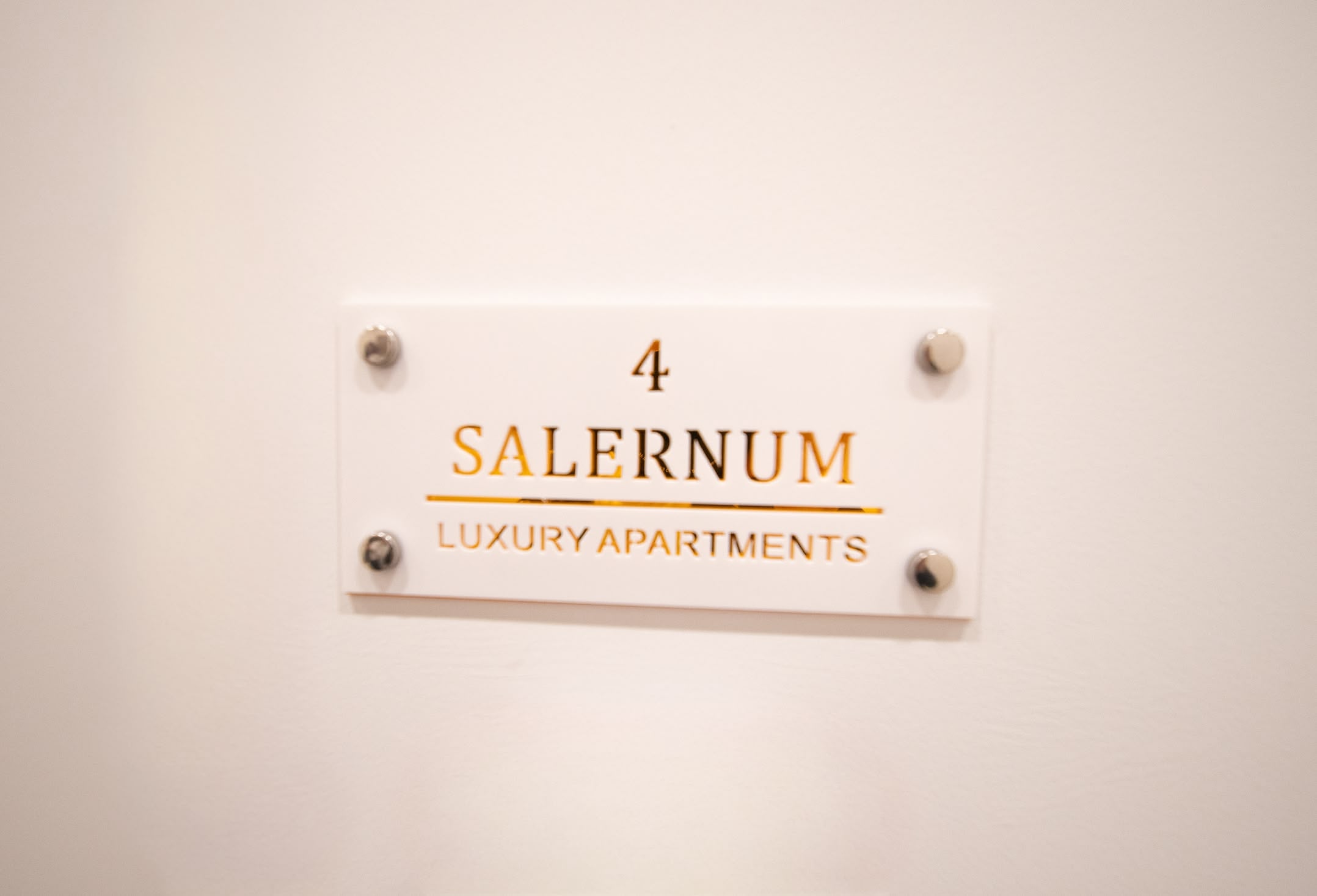 Bagno e dettagli della camera 4 Salernum